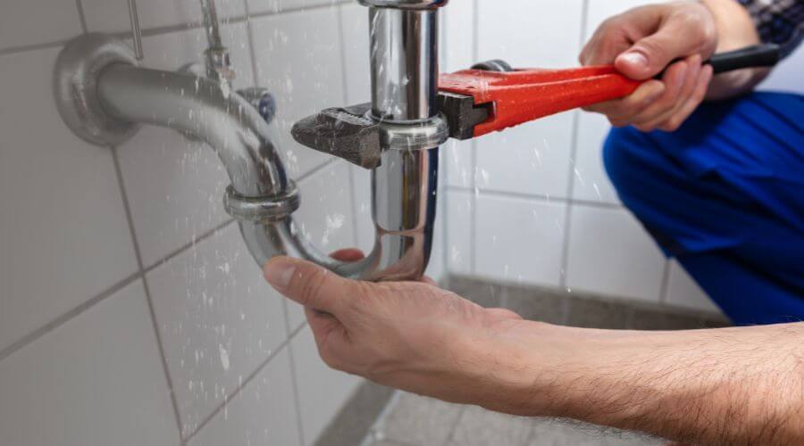Professional emergency plumbing in Groves, TX